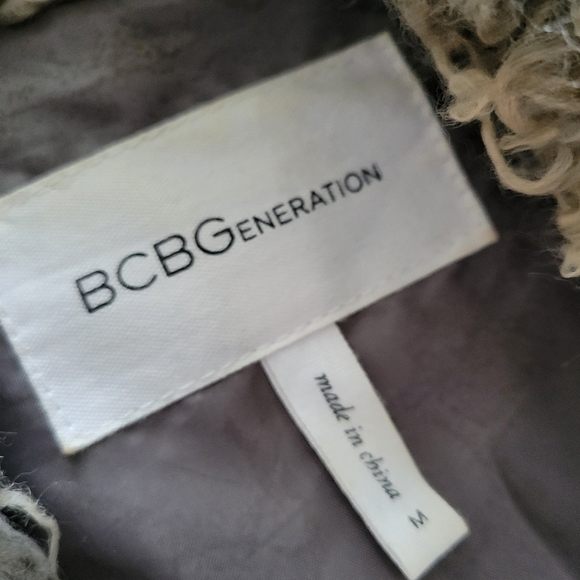 BCBGeneration Teddy Coat Vest / Oatmeal / Size Medium - Picture 7 of 7